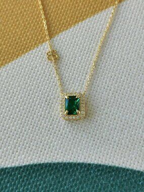 Alicia Bonnie Aurora Green Crystal Necklace NEW